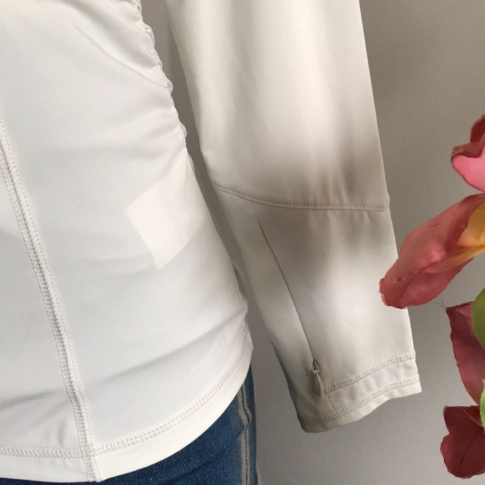 zuda Z-Sol Ruching Detail Knit Top - Picture 7 of 9